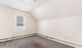 2 Chilton St, Bristol, RI 02809