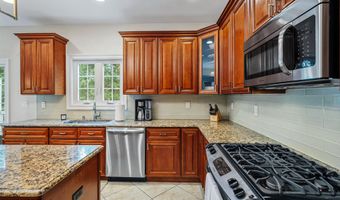 47 White Oak Ln, Aberdeen, NJ 07747