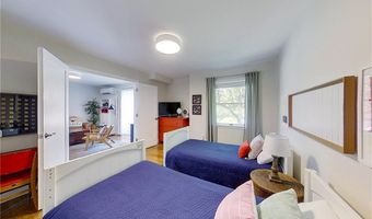 364 Bellevue Ave 5A, Newport, RI 02840