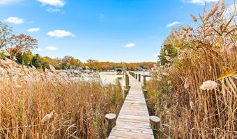 90 E LAKE Dr, Annapolis, MD 21403