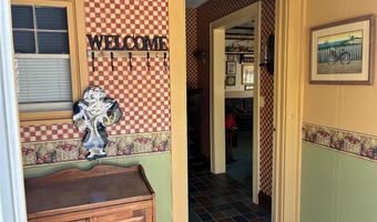 21 Wellington Pl, Amityville, NY 11701