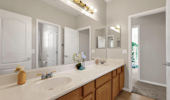 2933 W Owens Way, Anthem, AZ 85086