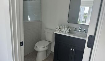 281 7th St, Avalon, NJ 08202