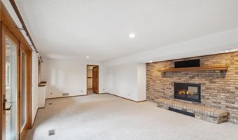 1546 McClung Dr, Arden Hills, MN 55112