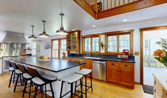 75 Court St, Belfast, ME 04915