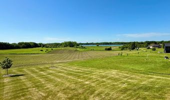 1798 Tiger Ridge Dr, Albert Lea, MN 56007