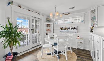 222 7TH St, Beach Haven, NJ 08008