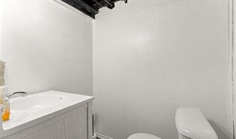 8904 Becker Ave, Allen Park, MI 48101