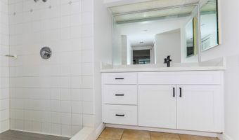 545 Queen St 333, Honolulu, HI 96813