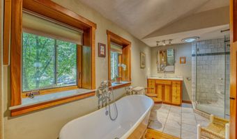 225 Pettyboro Rd, Bath, NH 03740