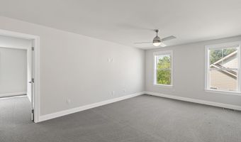 3048 N Spurway Dr, Ann Arbor, MI 48105