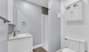 797 E Market St 221, Akron, OH 44305