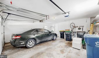 102 MERIDEN Dr, Hockessin, DE 19707