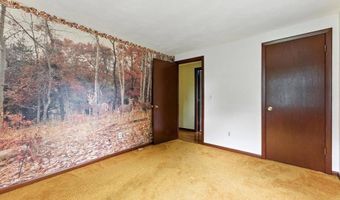 612 N Liberty St, Belchertown, MA 01007
