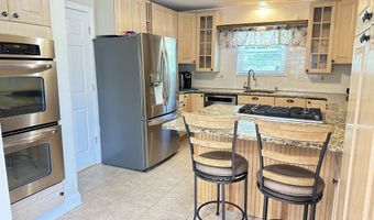 42 Taagan Point Rd, Danbury, CT 06811