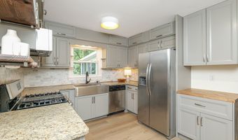 5445 E 72nd Pl, Indianapolis, IN 46250