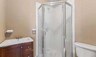 76 9th St, Belford, NJ 07718
