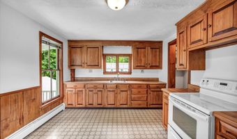 44 Maple Ave, Canton, CT 06019