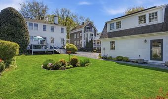 693 Hope St, Bristol, RI 02809