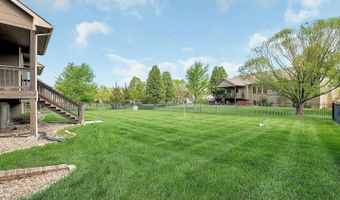 2132 N Stonegate Cir, Andover, KS 67002
