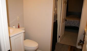 102 Linda Ln, Aberdeen, SD 57401