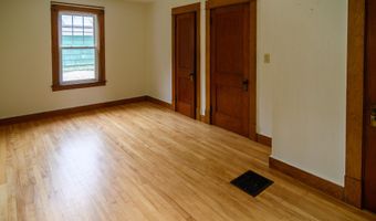 136 Oak Grove Ave, Brattleboro, VT 05301