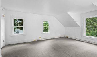 15 Grant St, Bangor, ME 04401