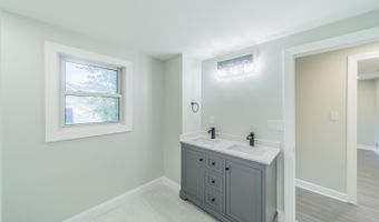 901 Palmer Ave, Holmdel, NJ 07733