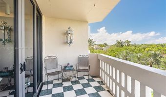 90 Edgewater Dr 404, Coral Gables, FL 33133