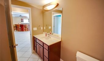 105 Lake Dr, Alton, IL 62002