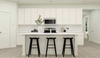 421 Robin St, Angleton, TX 77515