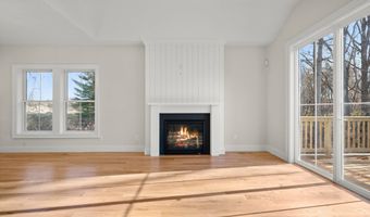 15 Fieldstone Court Ct 15, Bethel, CT 06801