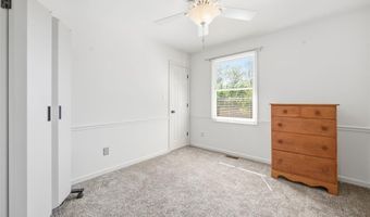 180 Spring Oaks Dr, Ballwin, MO 63011