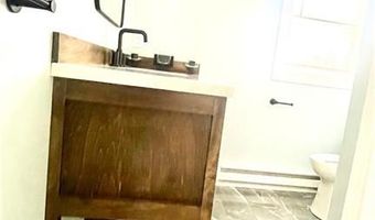 216 Maple Ave, Barrington, RI 02806