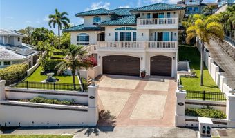 1295 Aulepe St, Kailua, HI 96734