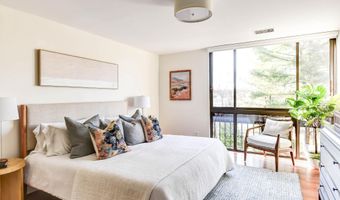 4936 SENTINEL Dr 302, Bethesda, MD 20816