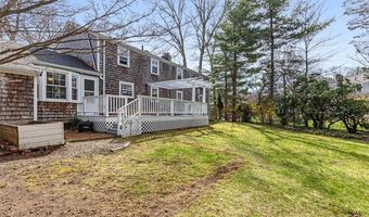 21 Old Chimney Rd, Barrington, RI 02806