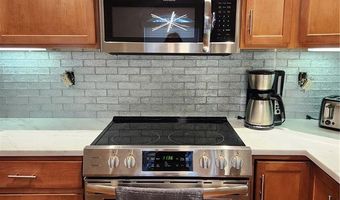 3210 Leverett Ct, Alton, IL 62002