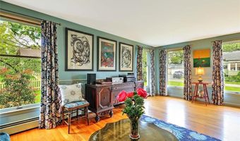 4 Fourth St, Barrington, RI 02806