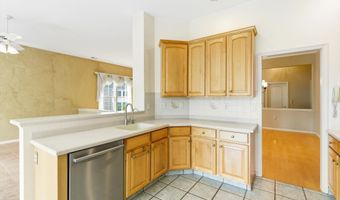 16 Greenways Ln, Lakewood, NJ 08701