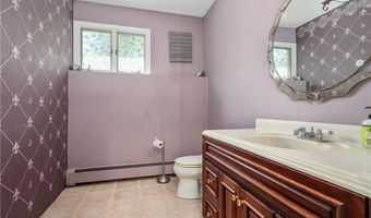 8 Westgate Rd, Cumberland, RI 02864