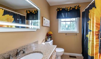 33 Merrimack Rd C, Amherst, NH 03031
