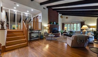165 Kent Dr, East Greenwich, RI 02818