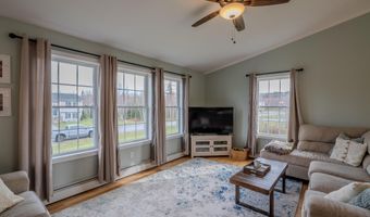 19 Magnolia Hill Rd, Bangor, ME 04401