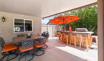 33127 Camelot Dr, Yucaipa, CA 92399