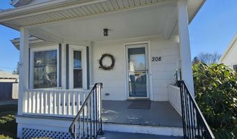 208 7th St, Bangor, ME 04401