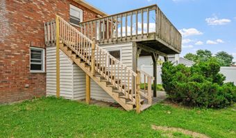 7 Hemlock Ln, Albany, NY 12208