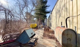 10 Denlar Dr, Chester, CT 06412