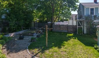 467 Maple Avenue Ave, Barrington, RI 02806