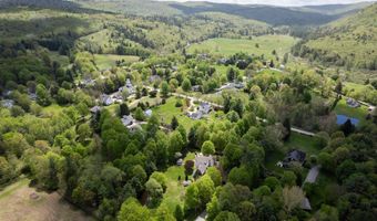 8 Twixt Rd, Cornwall, CT 06753
